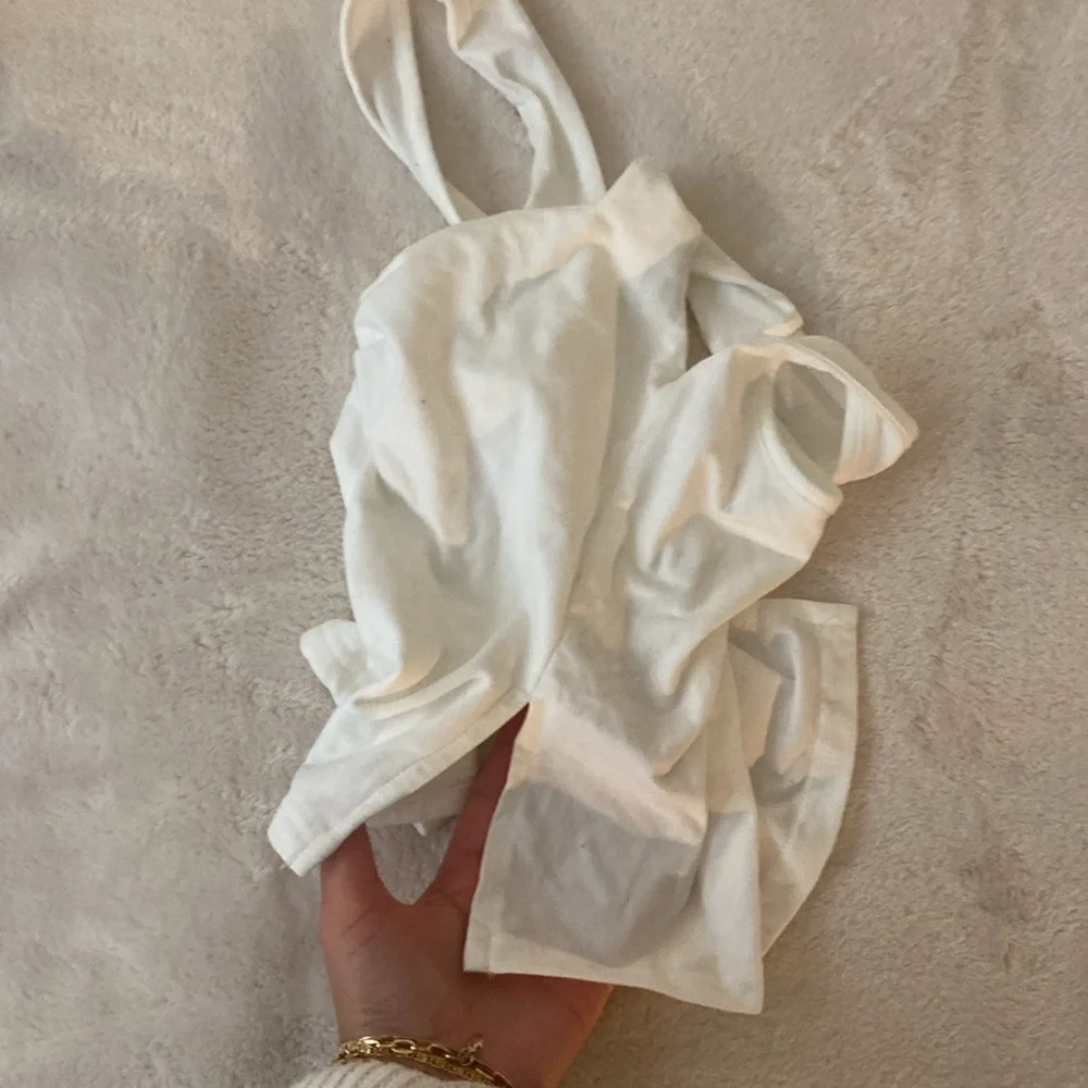 White top - Picture 2 of 3